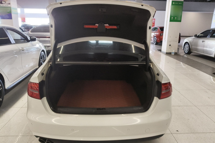 奥迪A4L 2015款 35 TFSI 自动舒适型局部细节23