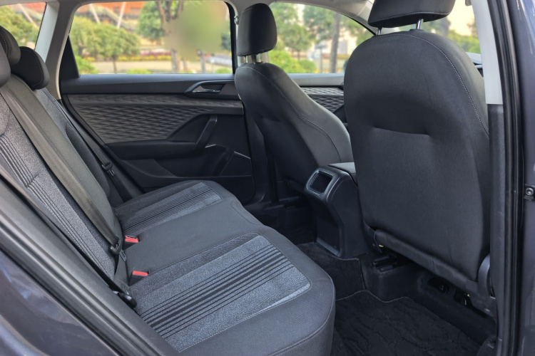 大众 途岳 2019款 280TSI 两驱风尚版 国VI中控内饰7010