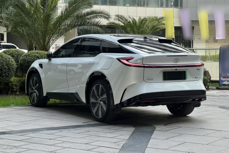 丰田bZ5 2025款 550 PRO智行版车身外观6008