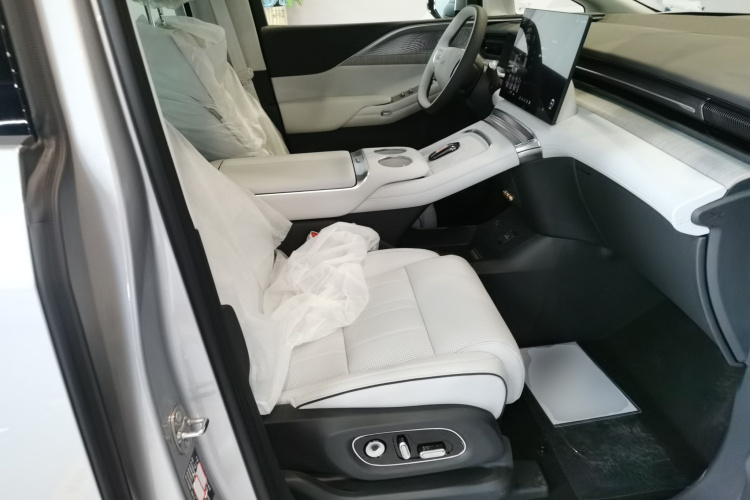 小鹏X9 2026款 增程版 1602 Ultra局部细节41