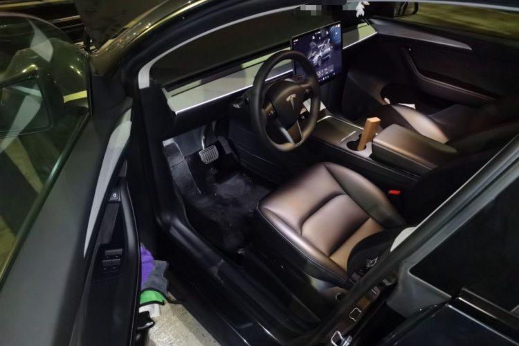 特斯拉 Model Y 2024款 后轮驱动版中控内饰20