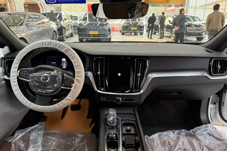 沃尔沃S60 2026款 B4 智逸豪华版中控内饰7001