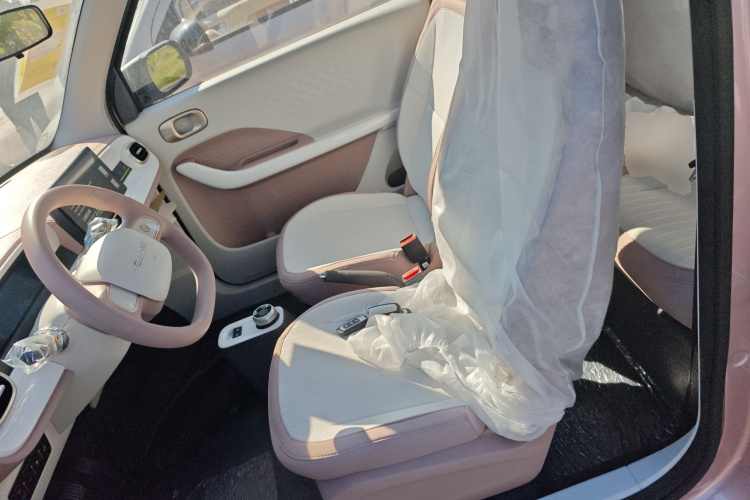 吉利银河 熊猫 2025款 210km 元气熊中控内饰19