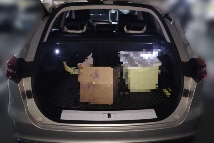 红旗HS5 2022款 改款 2.0T 智联旗享版中控内饰23