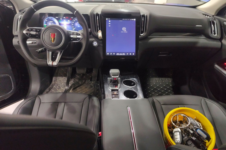 红旗HS3 PHEV 2024款 PHEV 115km 劲为版中控内饰7002