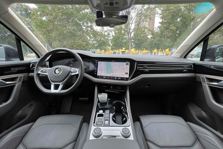 大众 途锐 2020款 3.0TSI 锐享版 国VI中控内饰7010