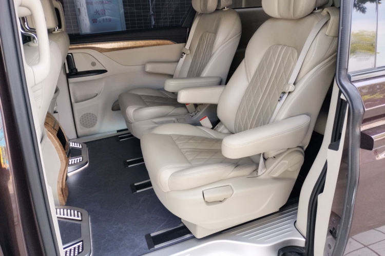 别克GL8 2017款 ES 28T 舒适型 国V中控内饰7004