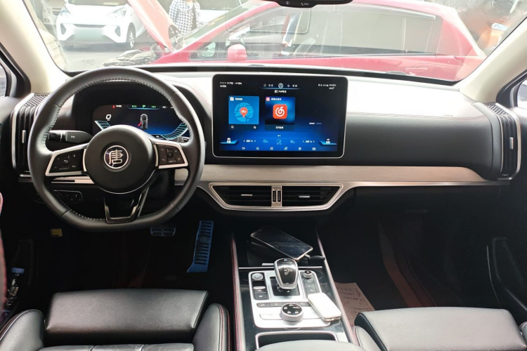 比亚迪 唐新能源 2018款 DM 2.0T 全时四驱智联创领型 7座 国V中控内饰7002