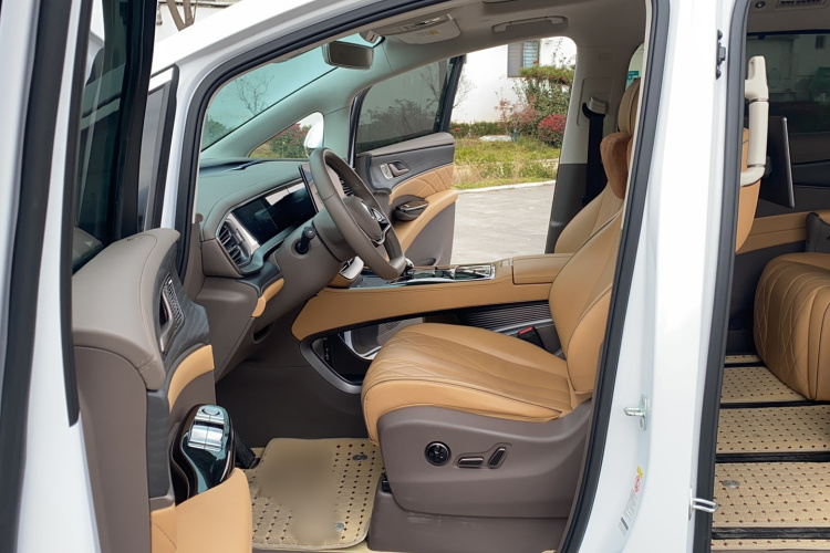 腾势D9 2022款 DM-i 970 四驱旗舰型局部细节19