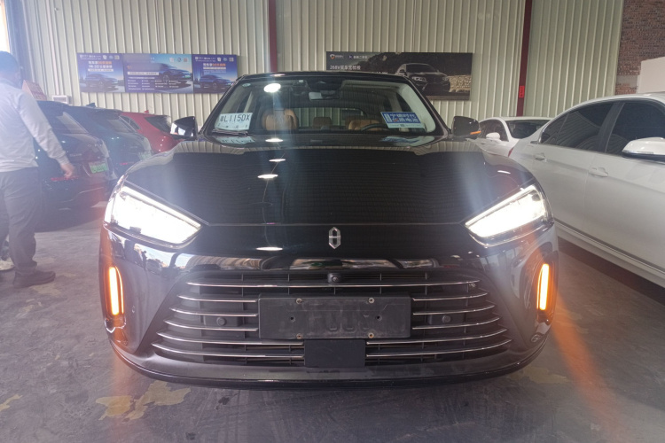 鸿蒙智行 问界M5 2022款 增程四驱性能版车身外观2