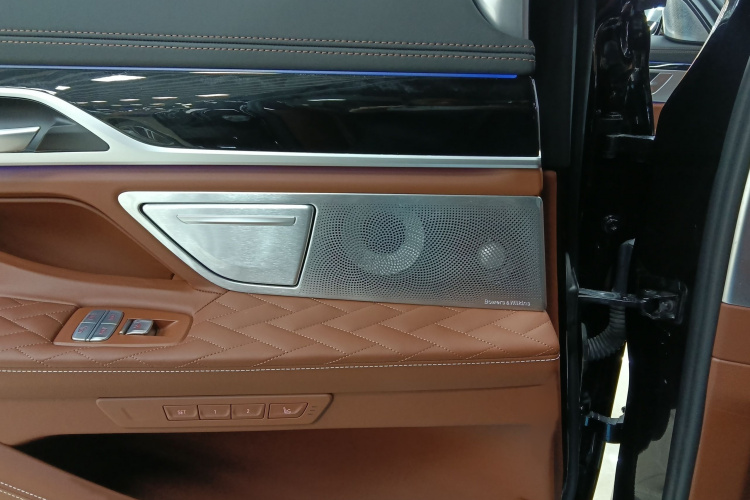 宝马7系 2019款 改款 740Li xDrive 行政型 豪华套装局部细节9001