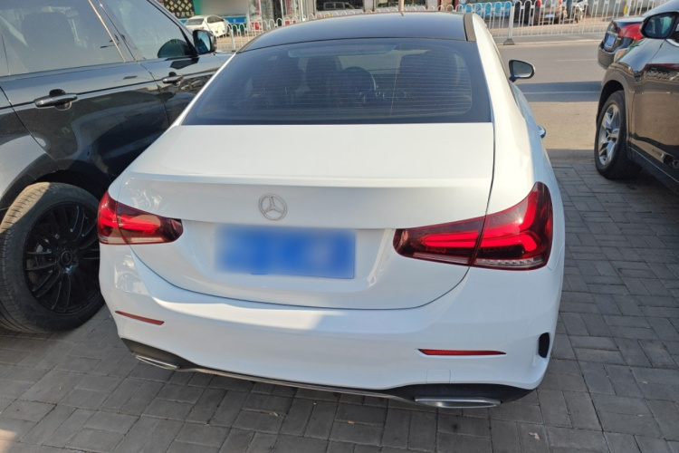奔驰A级 2020款 A 200 L 运动轿车车身外观6