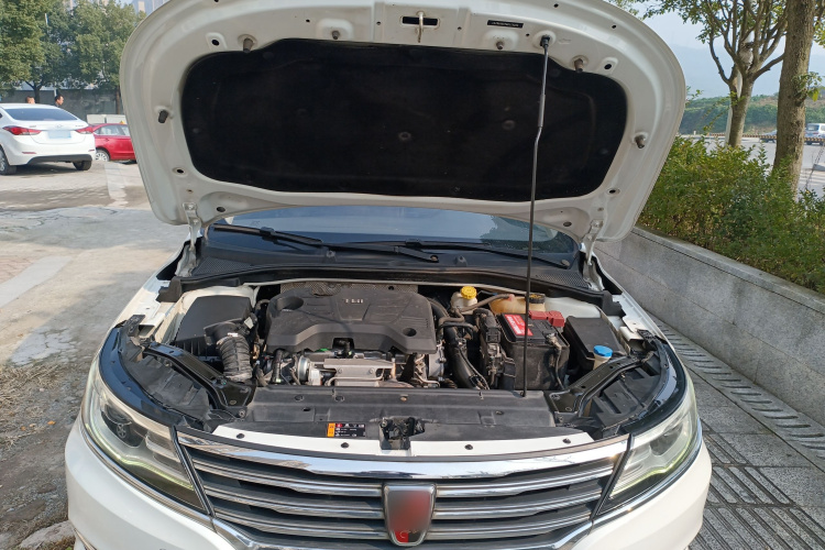 荣威i6 2017款 20T 自动旗舰版机舱底盘24