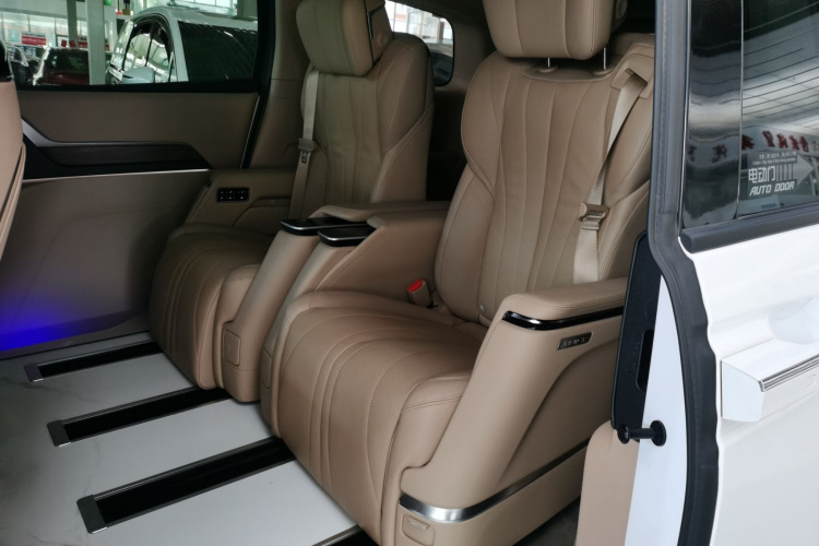 别克 世纪 2023款 2.0T 七座臻享款中控内饰21