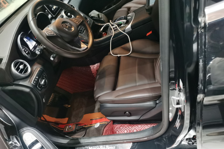 奔驰GLC 2019款 GLC 260 L 4MATIC 豪华型中控内饰19