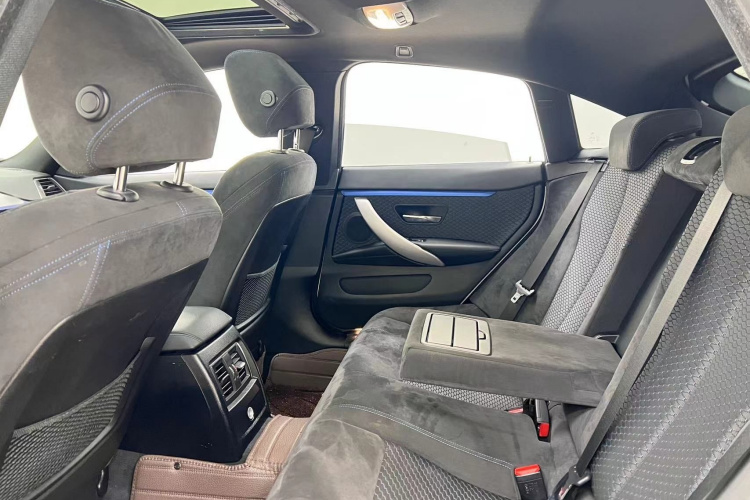 宝马4系 2019款 425i Gran Coupe M运动套装中控内饰7009