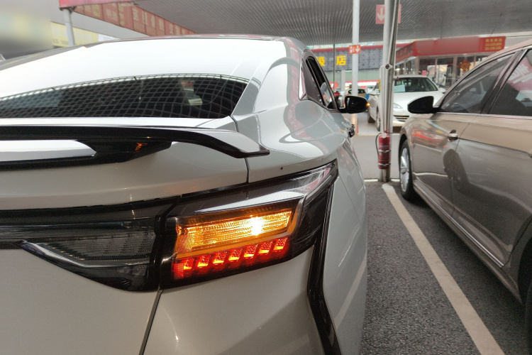 东风风神 奕炫 2024款 1.5L 自动劲速版车身外观6006