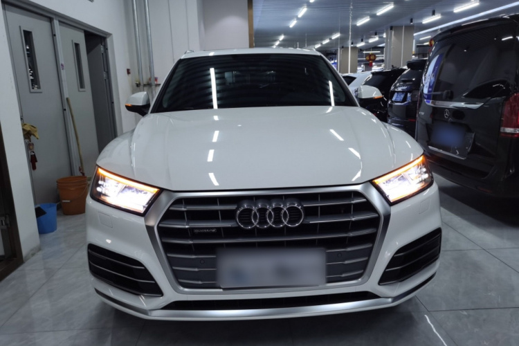 奥迪Q5L 2020款 40 TFSI 荣享时尚型车身外观2