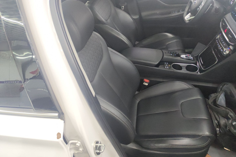 现代 胜达 2020款 380 TGDi 自动两驱TOP旗舰版局部细节41