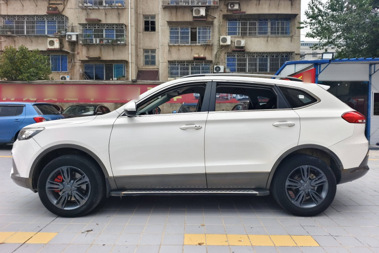 猎豹汽车 猎豹CS10 2016款 2.0T 自动领先型车身外观6004