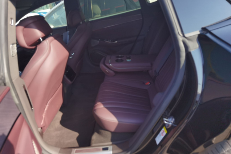 腾势Z9GT 2024款 1100四驱Ultra版中控内饰7004