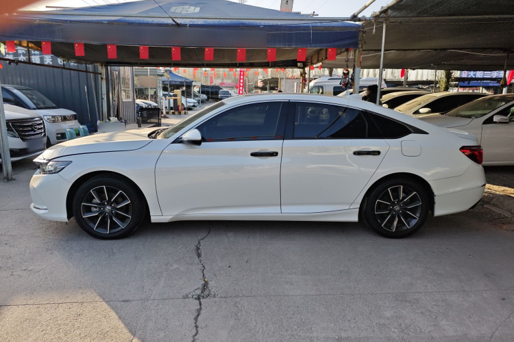 本田 英仕派 2022款 260TURBO 精致版车身外观6003