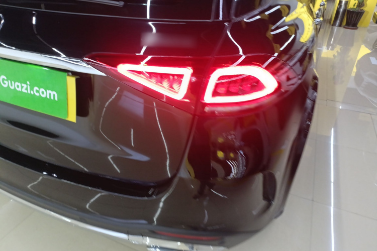 奔驰GLE 2020款 GLE 350 4MATIC 时尚型车身外观9