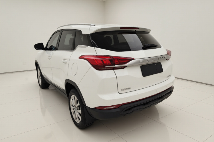 北京汽车 北京X3 2019款 1.5T 手动荣耀版车身外观5