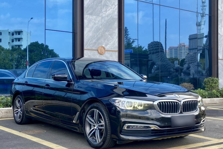 宝马5系 2019款 530Li 领先型 豪华套装车身外观6005