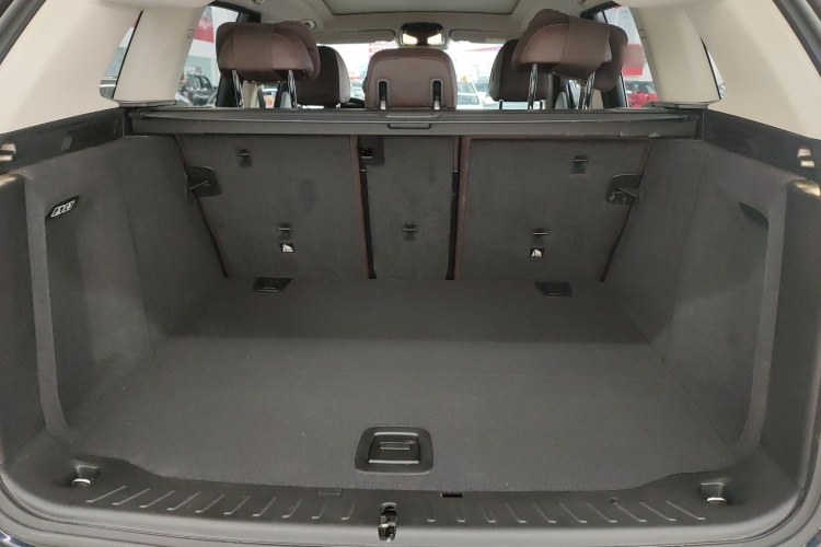 宝马X3 2023款 改款 xDrive30i 领先型 M曜夜套装机舱底盘23