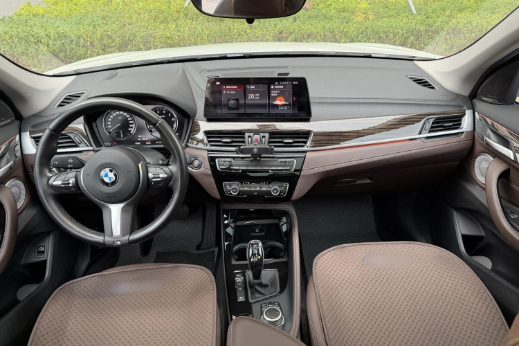 宝马X1 2022款 xDrive25Li 尊享型中控内饰12