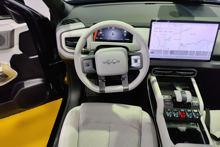 方程豹 钛3 2025款 501KM 四驱智驾Max版中控内饰13