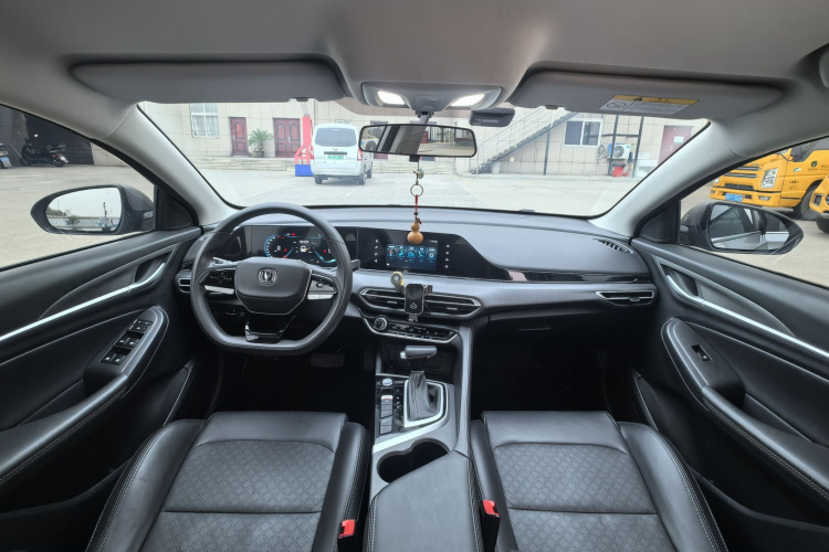 长安 逸动 2022款 PLUS 1.6L GDI CVT精英型中控内饰7005