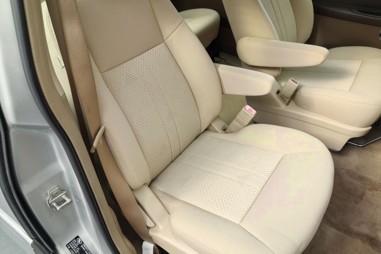 别克GL8 2014款 2.4L 经典版车身外观6005