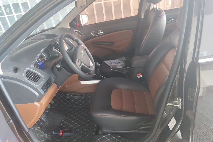 吉利汽车 金刚 2016款 1.5L 手动精英型局部细节19