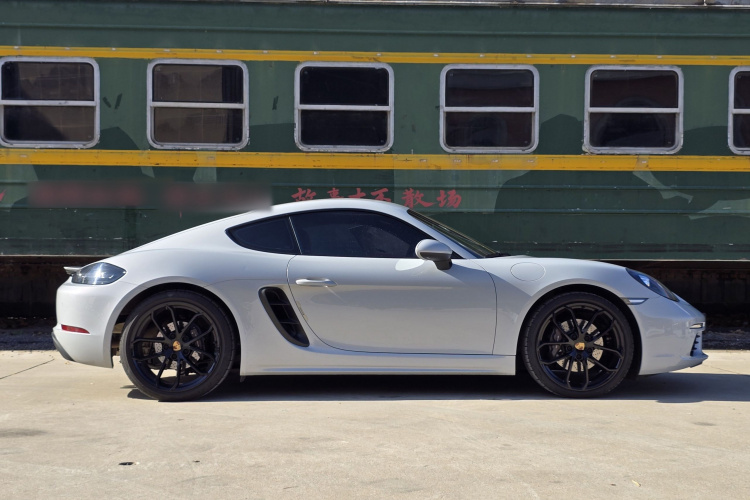 保时捷718 2023款 Cayman Style Edition 2.0T车身外观6006