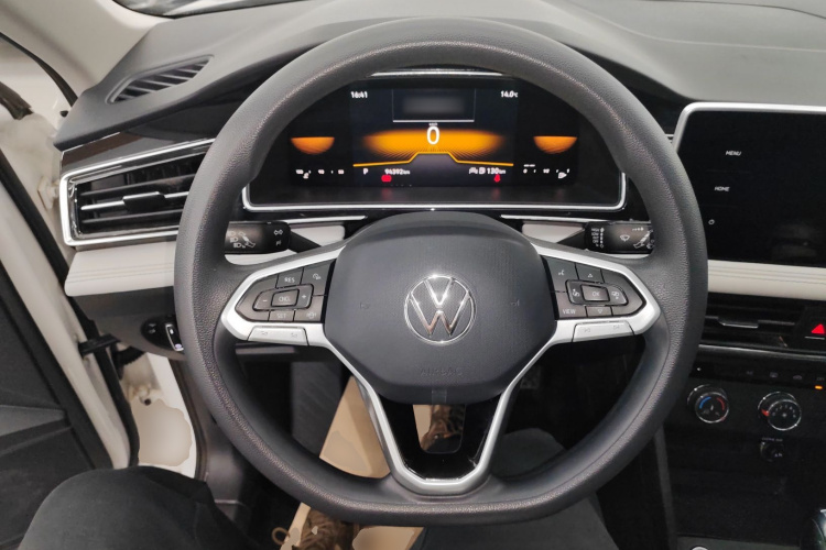 大众 途观L 2022款 330TSI 自动两驱舒享版中控内饰13