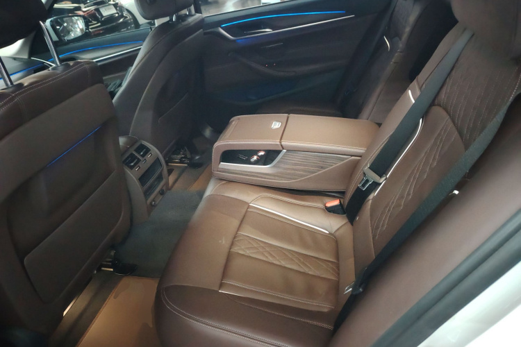 宝马5系 2018款 530Li 领先型 豪华套装中控内饰7004