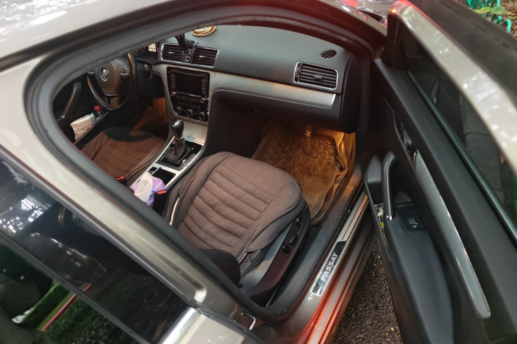 大众 帕萨特 2011款 2.0TSI DSG至尊版局部细节9005