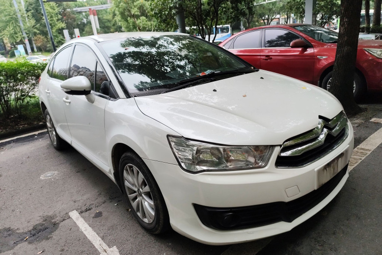 雪铁龙 世嘉 2014款 VTS版 1.6L 自动品尚型车身外观3