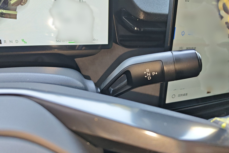 领克08 EM-P 2023款 220km 四驱性能Halo局部细节18