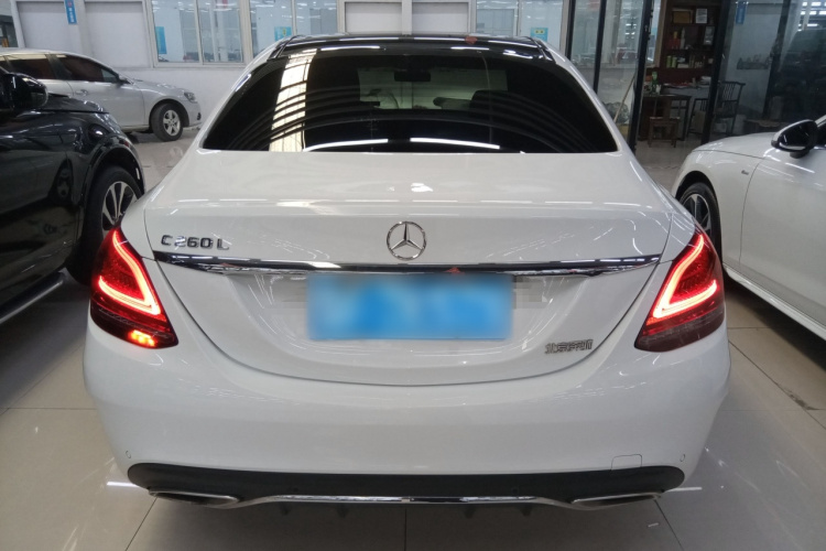 奔驰C级 2020款 C 260 L 运动版车身外观6