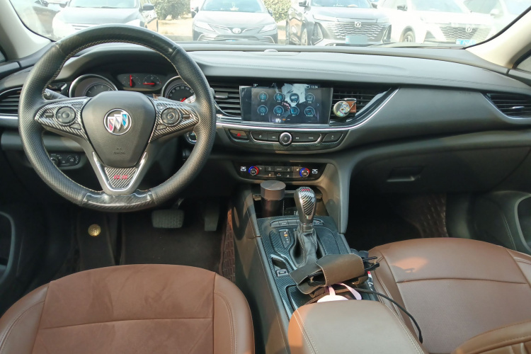 别克 君威 2019款 20T 精英型 国V中控内饰12