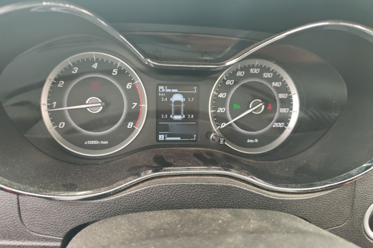 宝骏560 2015款 1.8L 手动豪华型局部细节14