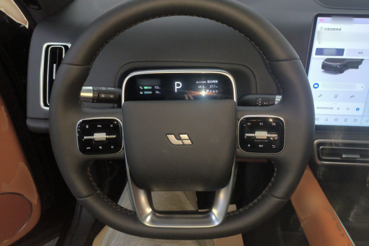 理想汽车 理想L9 2025款 Ultra 智能焕新版中控内饰13