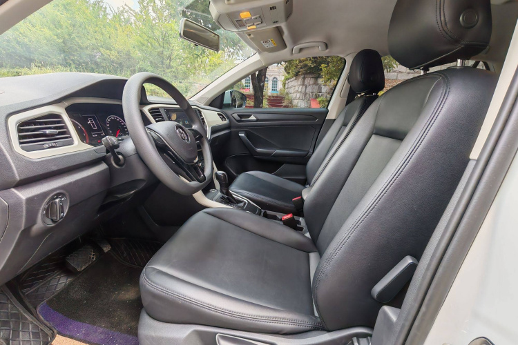 大众 T-ROC探歌 2020款 230TSI DSG两驱时尚型中控内饰7002