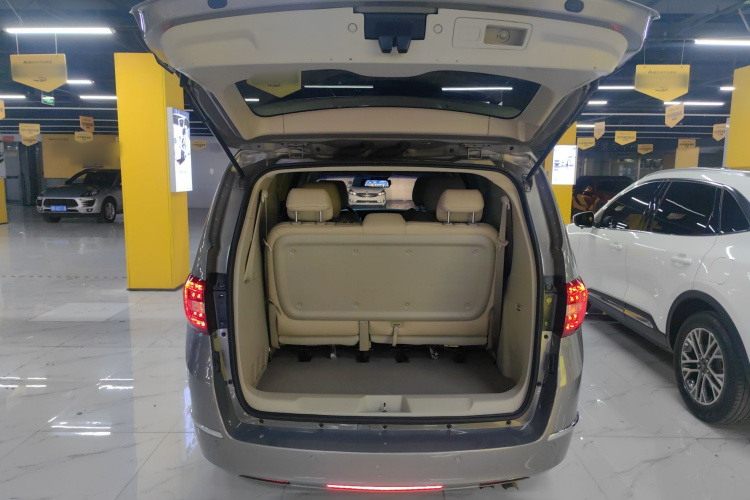 别克GL8 2018款 28T 舒适型 国VI机舱底盘23