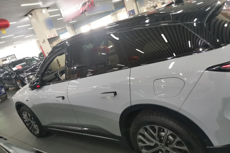 蔚来ES6 2024款 75kWh车身外观4