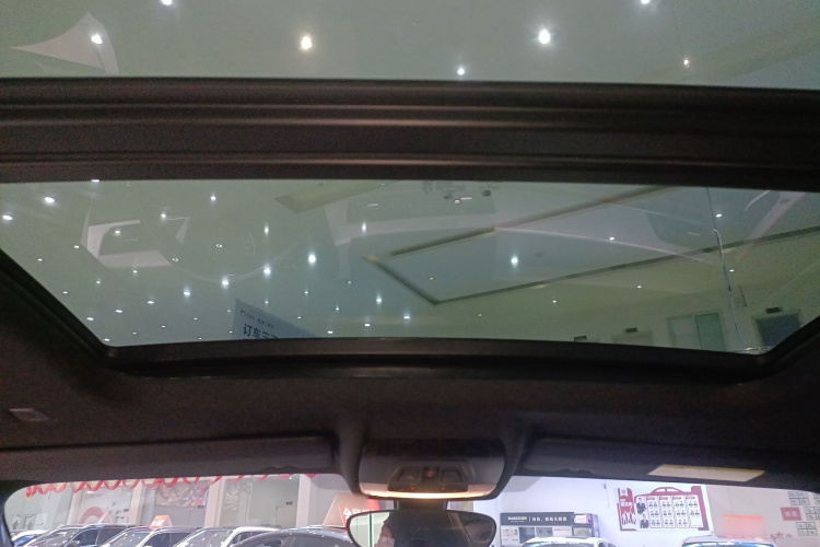 宝马X2 2022款 sDrive25i 曜夜版中控内饰22