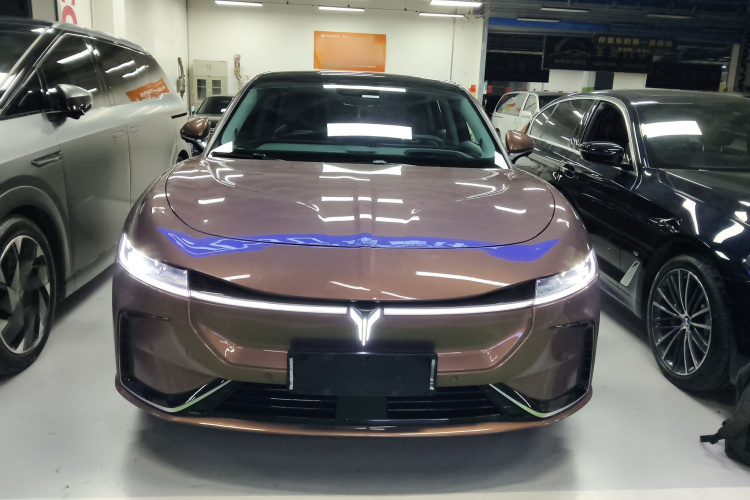 岚图汽车 岚图追光 2023款 四驱标准版车身外观2